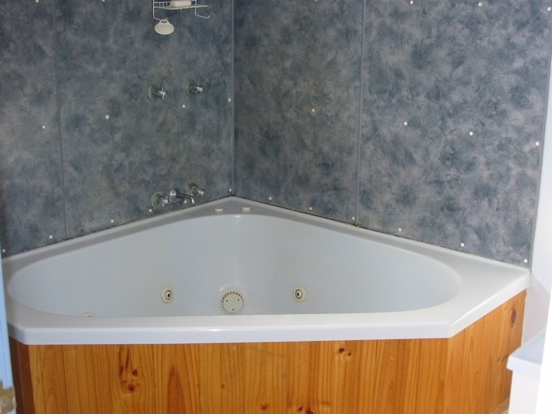 10 Shorelands Drive, Withcott QLD 4352