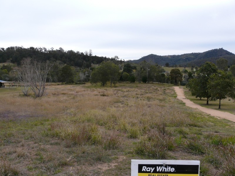 14 Vista, Withcott QLD 4352