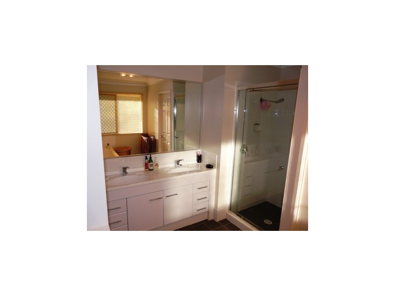 40 Dobel Drive, Upper Lockyer QLD 4352