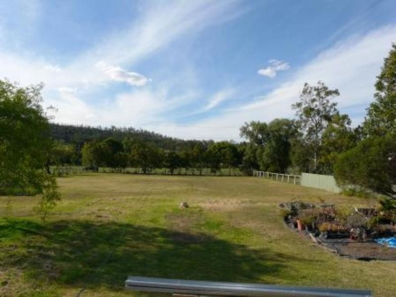 3 Elizabeth, Withcott QLD 4352