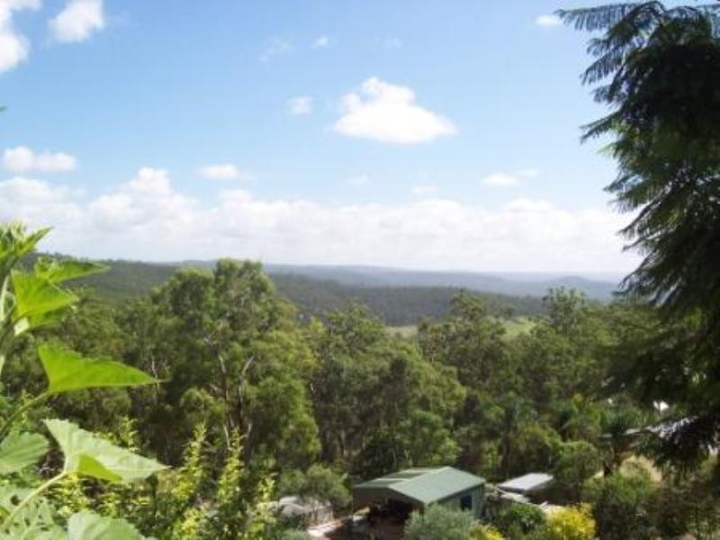 8 Gordon Crescent, Withcott QLD 4352