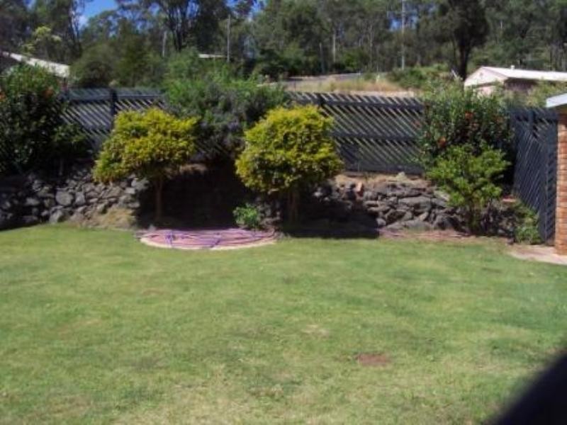 8 Gordon Crescent, Withcott QLD 4352