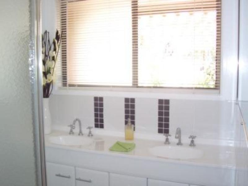 8 Gordon Crescent, Withcott QLD 4352