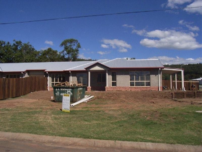 1/6 Vista Court, Withcott QLD 4352