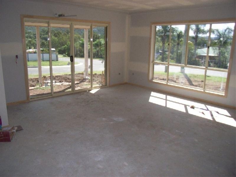 1/6 Vista Court, Withcott QLD 4352