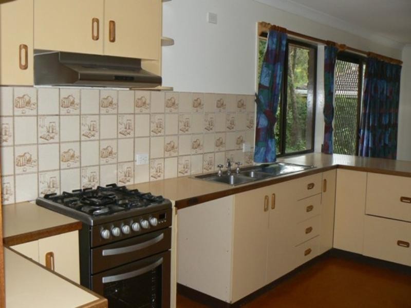 13 Talinga Street, Mount Lofty QLD 4350