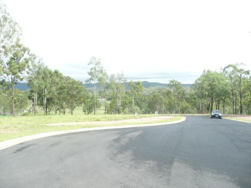 8 Mary Drive, Murphys Creek QLD 4352