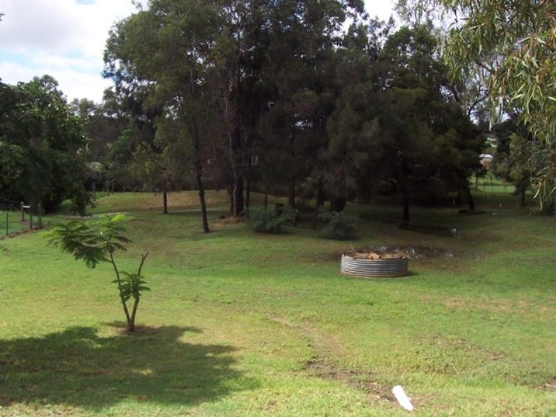 13 Rutherford Road, Withcott QLD 4352