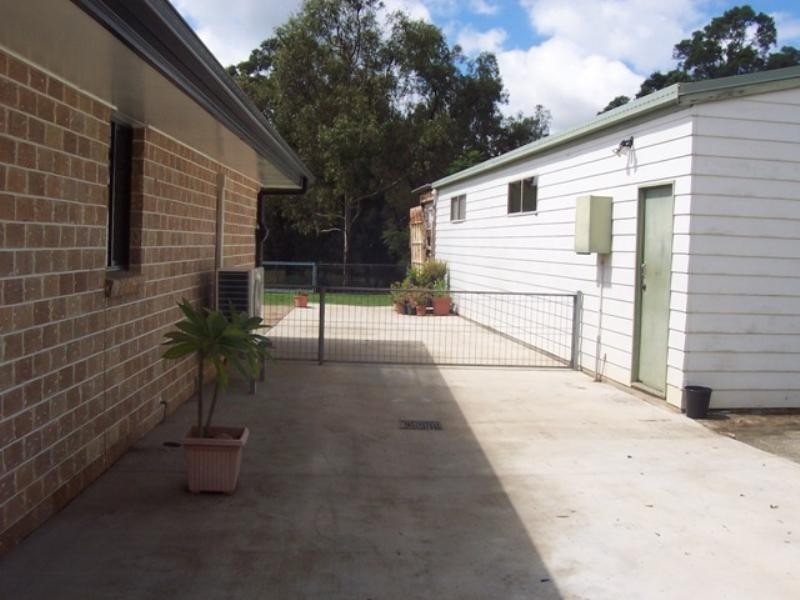 13 Rutherford Road, Withcott QLD 4352