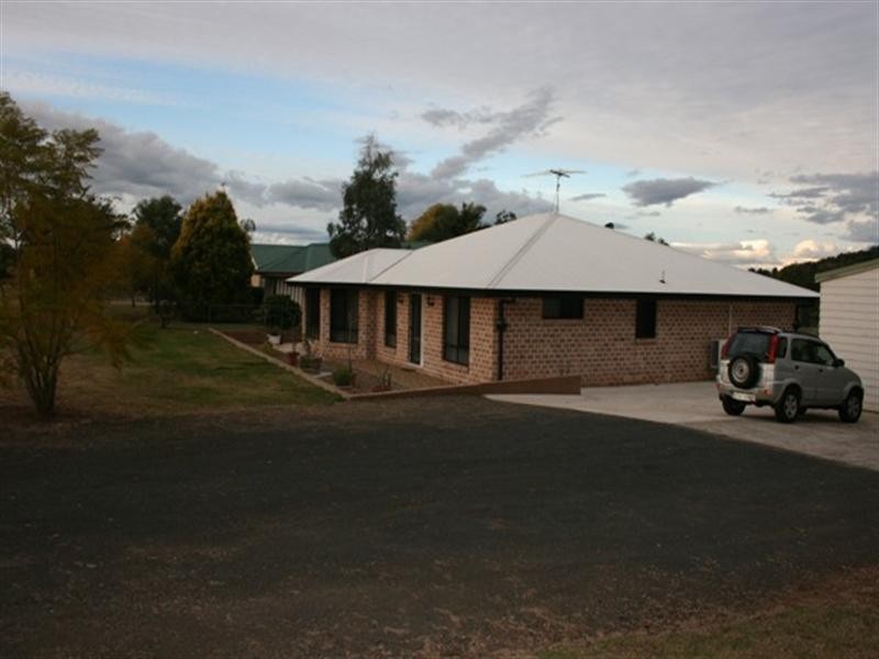 13 Rutherford Road, Withcott QLD 4352