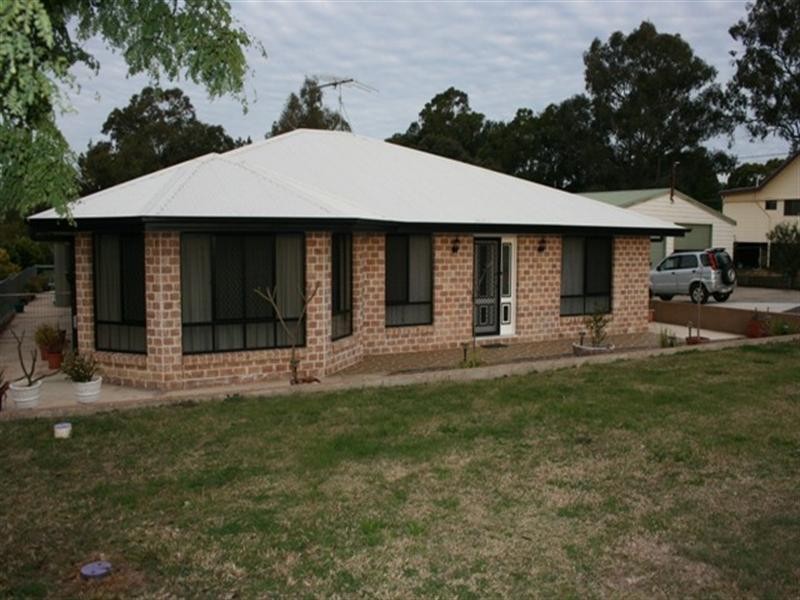 13 Rutherford Road, Withcott QLD 4352