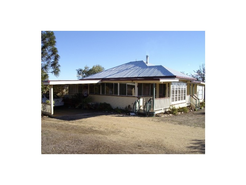 26 Saddletop Road, Clifton QLD 4361