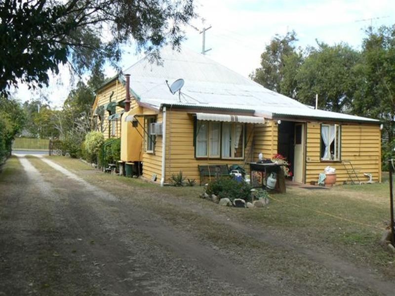 24 Station Street, Helidon QLD 4344