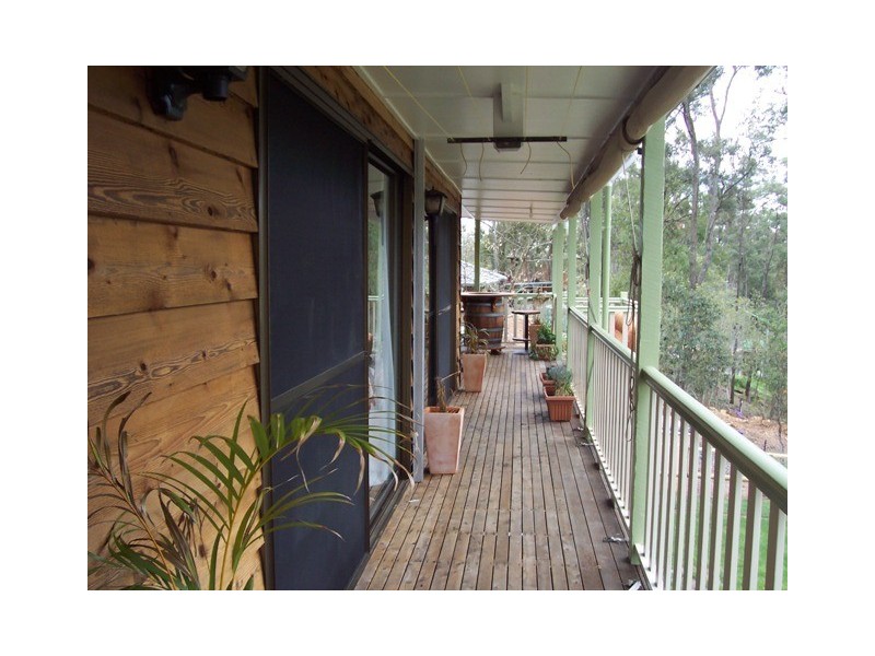 3 Clive Crescent, Withcott QLD 4352