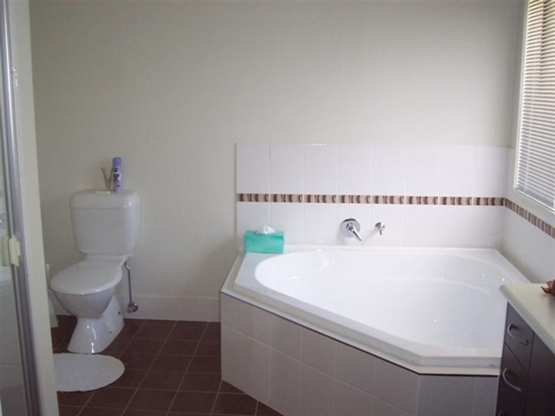 18 Graham Court, Hatton Vale QLD 4341