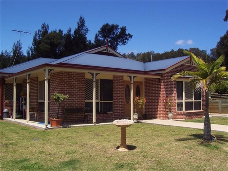 8 Taylors, Withcott QLD 4352