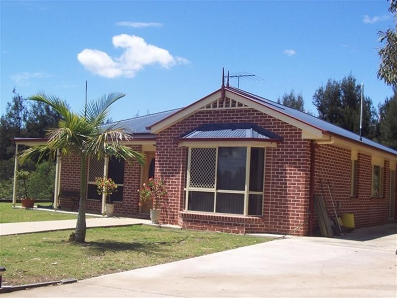8 Taylors, Withcott QLD 4352