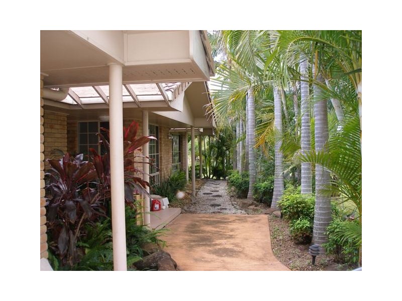 6 Shorelands Drive, Withcott QLD 4352