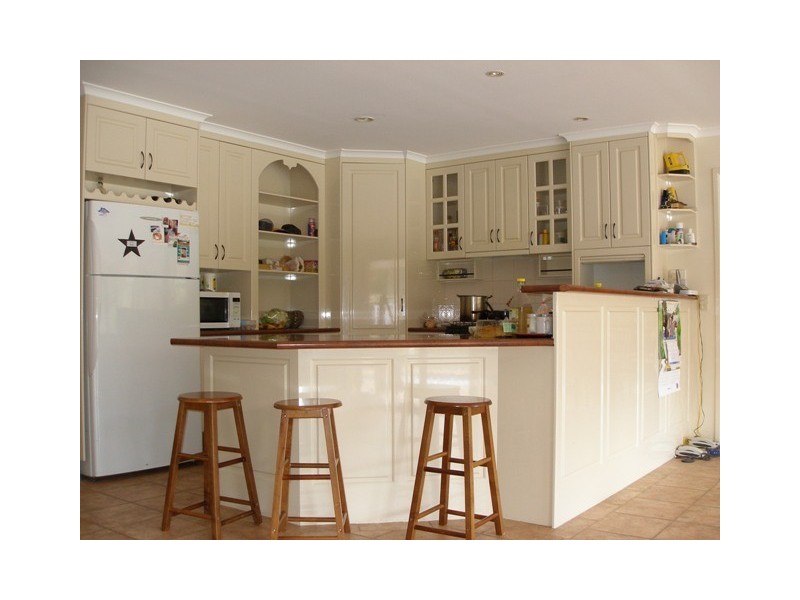 6 Shorelands Drive, Withcott QLD 4352