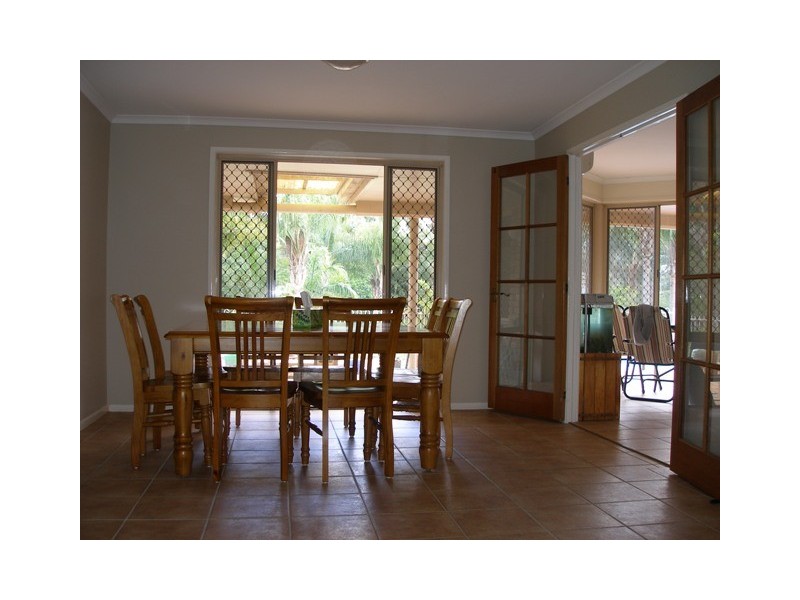 6 Shorelands Drive, Withcott QLD 4352