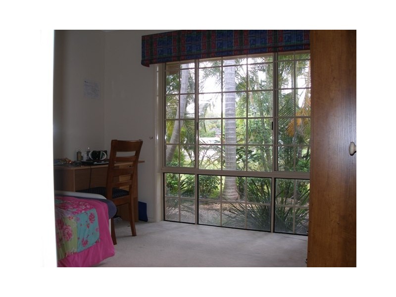 6 Shorelands Drive, Withcott QLD 4352