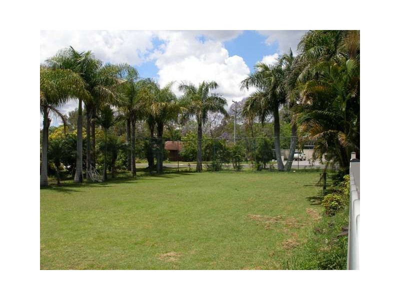 6 Shorelands Drive, Withcott QLD 4352