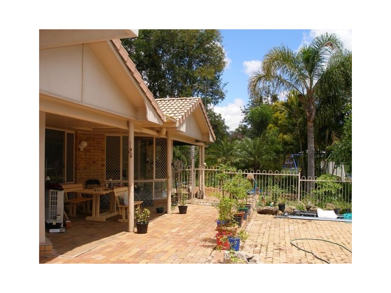 6 Shorelands Drive, Withcott QLD 4352