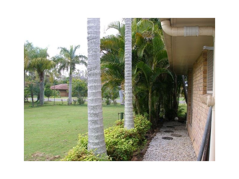 6 Shorelands Drive, Withcott QLD 4352