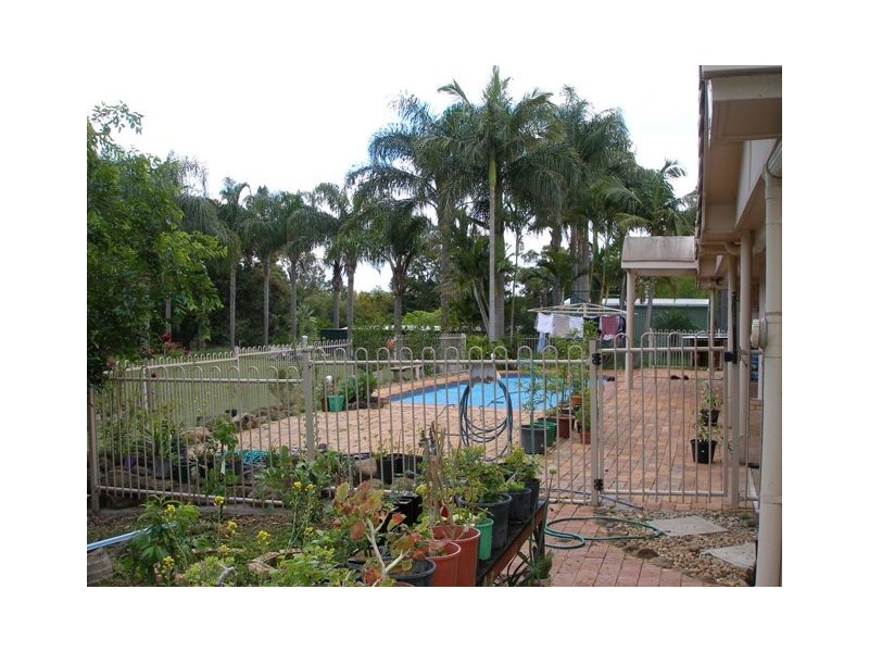 6 Shorelands Drive, Withcott QLD 4352