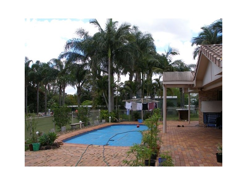 6 Shorelands Drive, Withcott QLD 4352