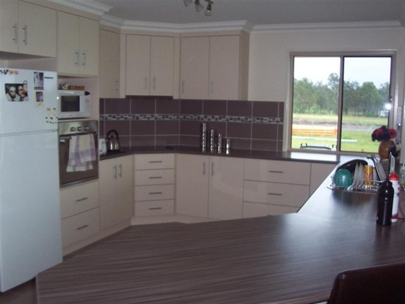 6 Kimdonn, Withcott QLD 4352