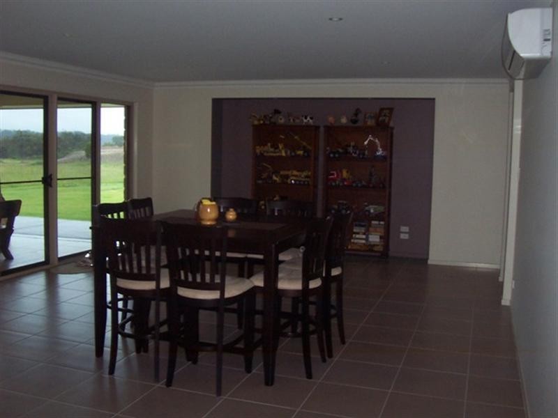 6 Kimdonn, Withcott QLD 4352