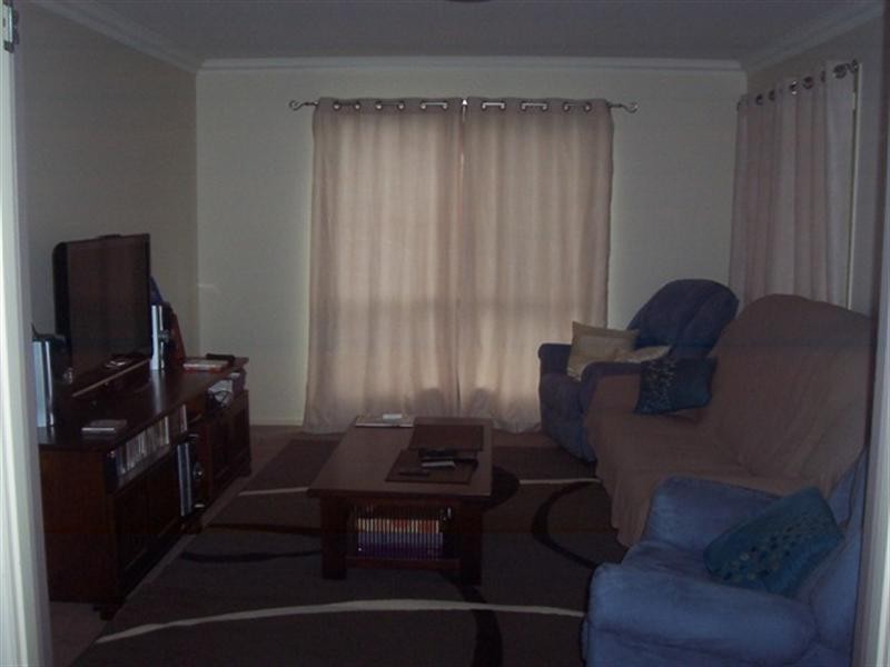 6 Kimdonn, Withcott QLD 4352