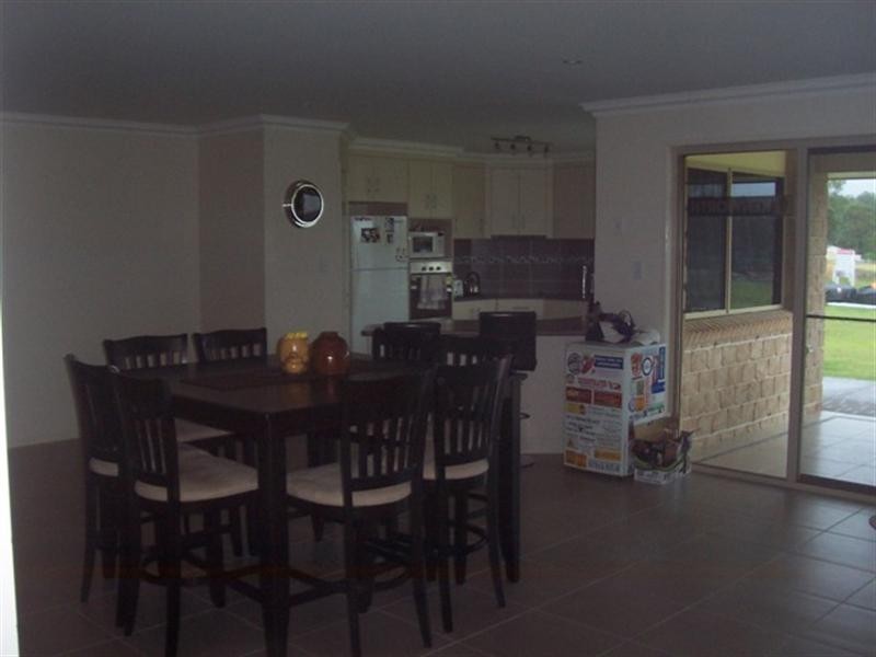 6 Kimdonn, Withcott QLD 4352