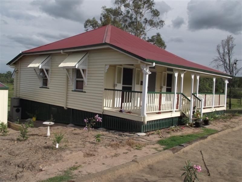 2 Kate Court, Withcott QLD 4352