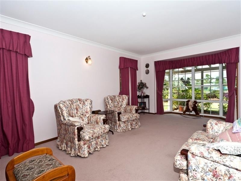 2 Vista Court, Withcott QLD 4352