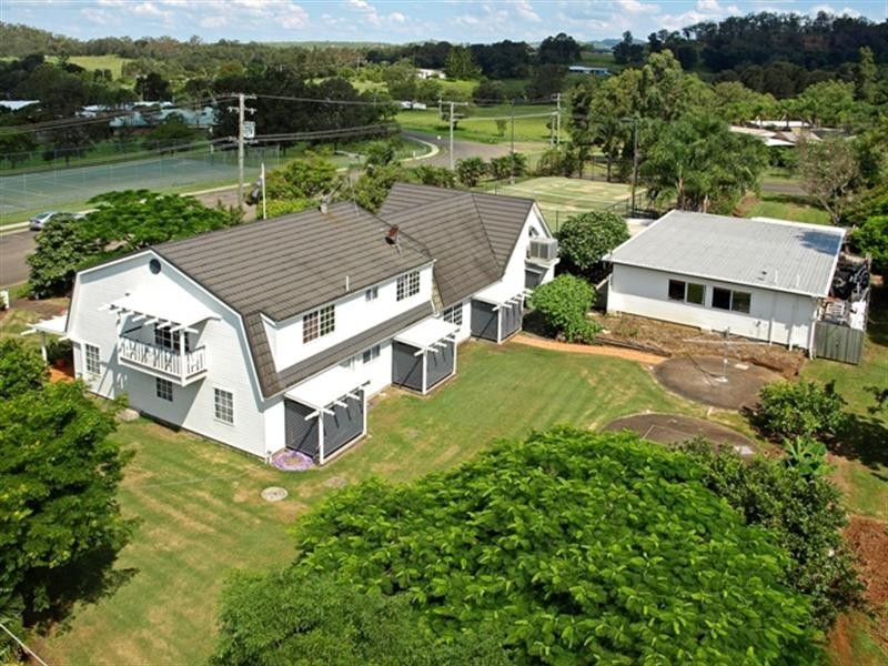 2 Vista Court, Withcott QLD 4352