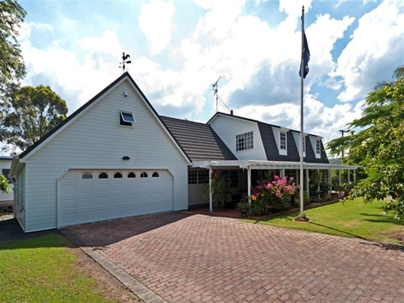 2 Vista Court, Withcott QLD 4352