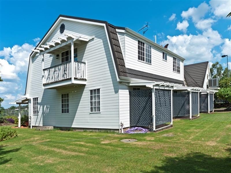 2 Vista Court, Withcott QLD 4352