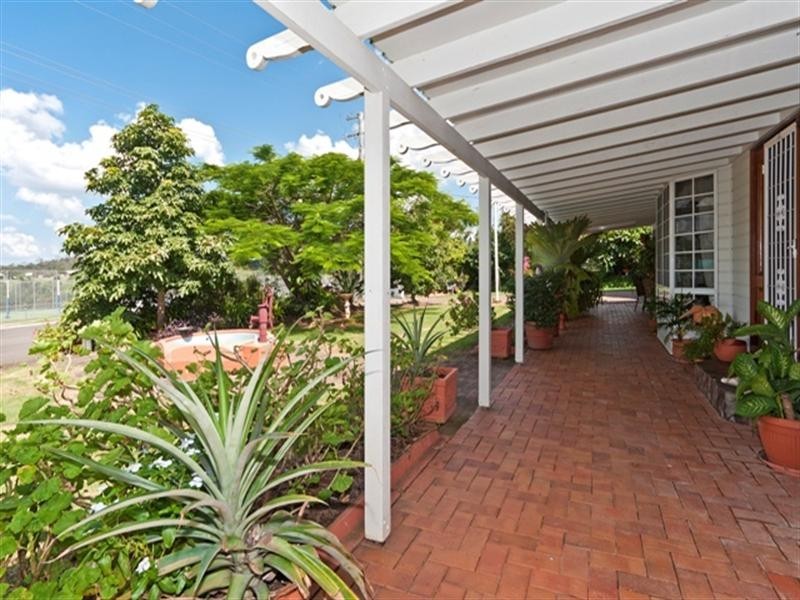 2 Vista Court, Withcott QLD 4352