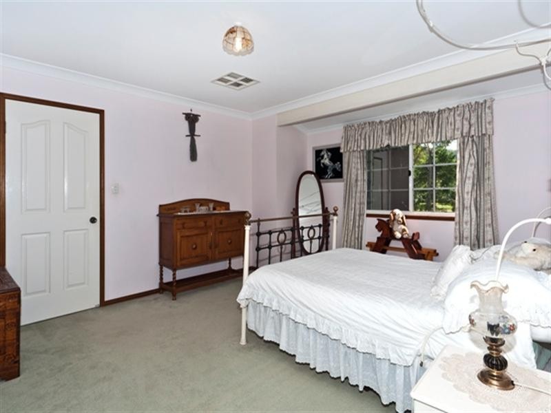 2 Vista Court, Withcott QLD 4352