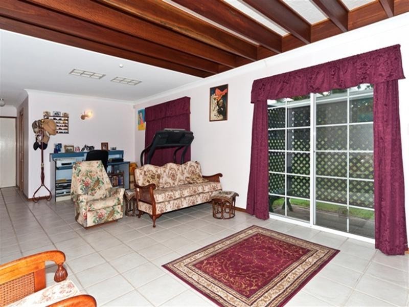 2 Vista Court, Withcott QLD 4352
