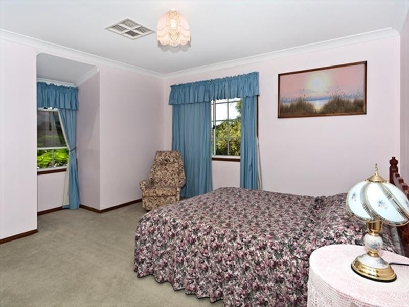 2 Vista Court, Withcott QLD 4352
