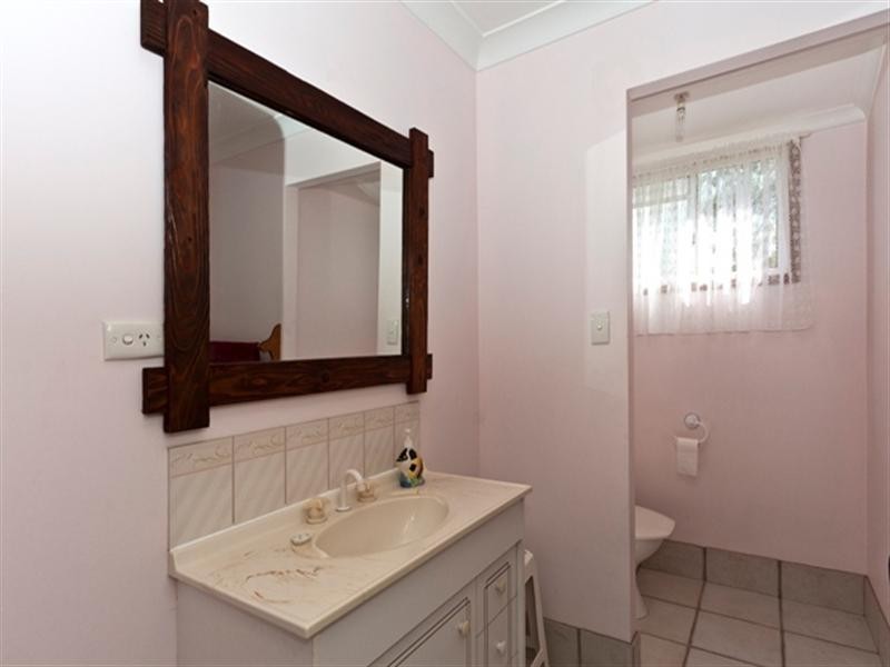 2 Vista Court, Withcott QLD 4352