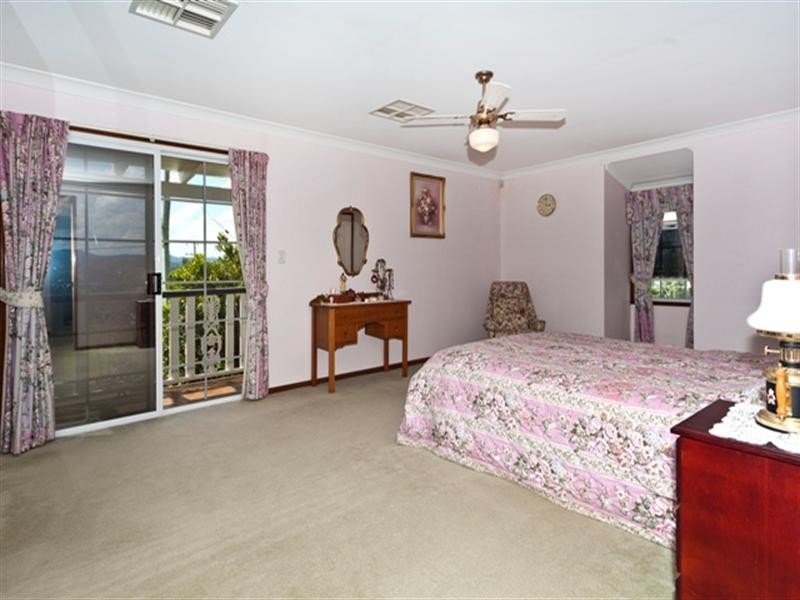 2 Vista Court, Withcott QLD 4352