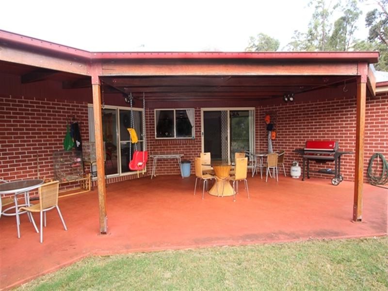 33 Berghofer, Withcott QLD 4352