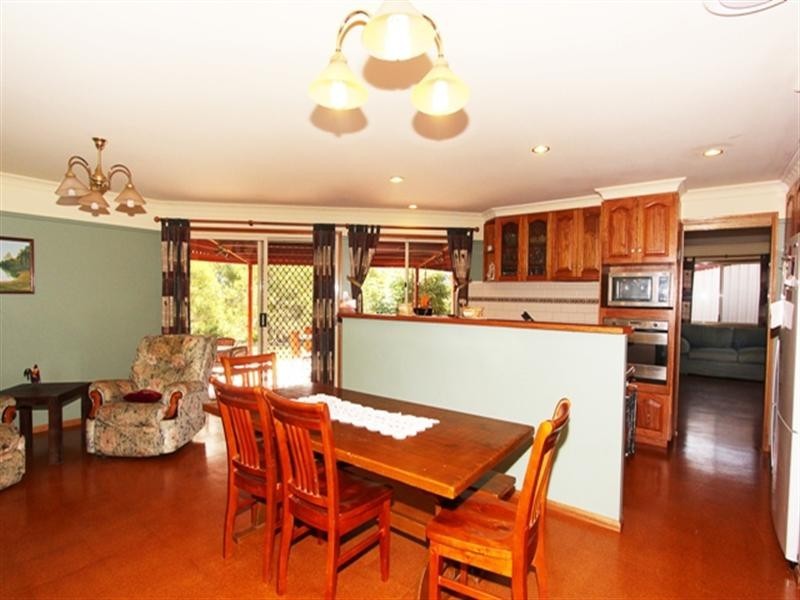 33 Berghofer, Withcott QLD 4352