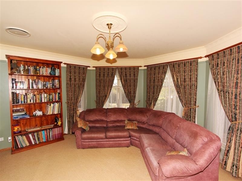 33 Berghofer, Withcott QLD 4352