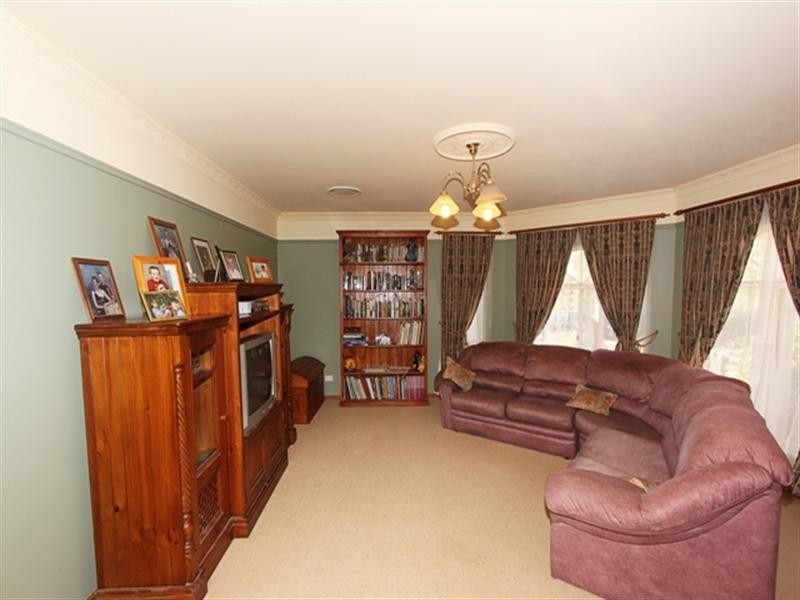 33 Berghofer, Withcott QLD 4352