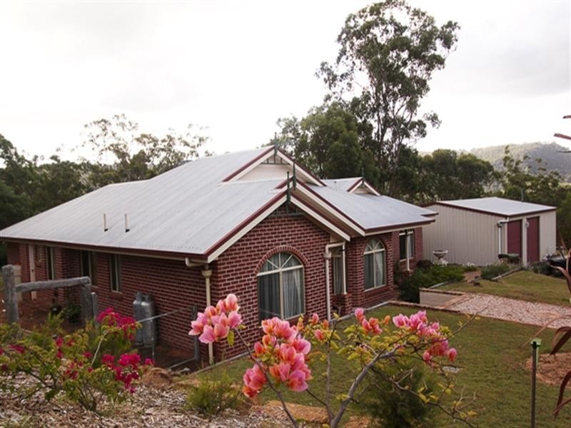 33 Berghofer, Withcott QLD 4352